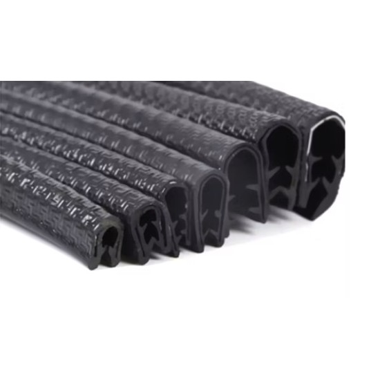 GROOVE 5.5MM Thickness ,11mm(W) x 17mm(H) ,U-Shaped Metal Base, Edge Trim Rubber Seal, Protection, 15mtr