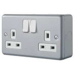MK G2946 ALM 13A METAL CLAD SWITCH SOCKET