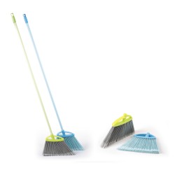 PLASTIC BROOM