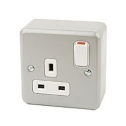 MK 13AMP SINGLE METAL SWITCH SOCKET