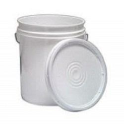 7 LITER WHITE POLYPAIL C/W WHITE NORMAL COVER & PLASTIC HANDLE